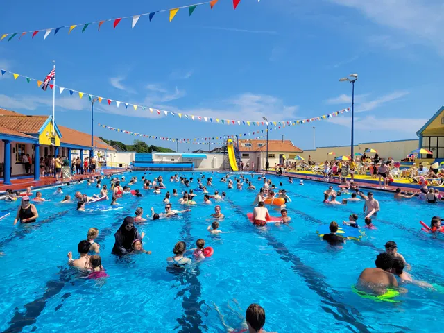 Stonehaven Heated Open Air Swimming Pool