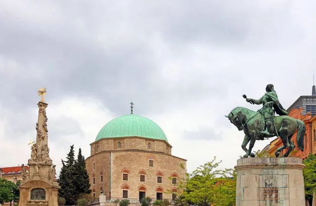 Mosque of Pasha Qasim