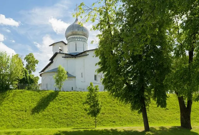 Tserkov' Petra I Pavla S Buya