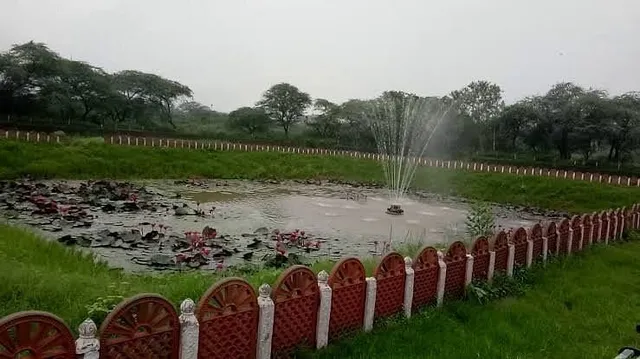 Rani Ka Talab And Shiv Mandir