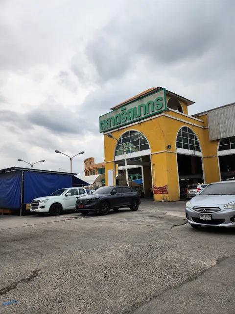 Ratanakorn market