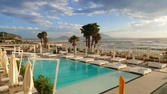 Labelon Experience Beach Club