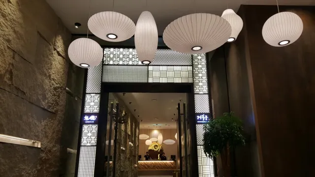 Gyeongbokgung Black Yeouido IFC Mall