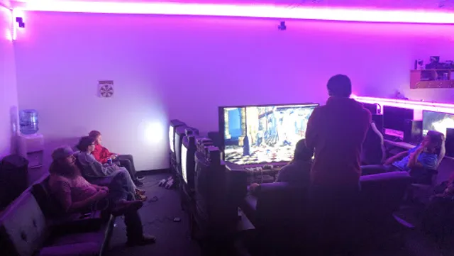 Gadget Guys - Repair and Arcade