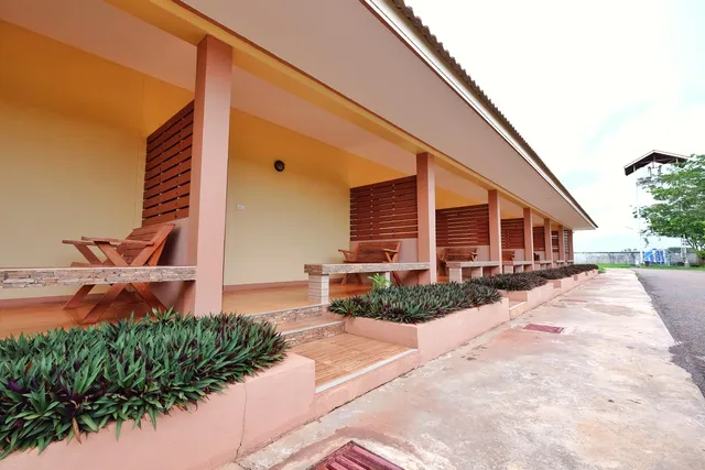 โรงแรม ประกายทอง พังโคน - Prakaithong Hotel Phang Khon