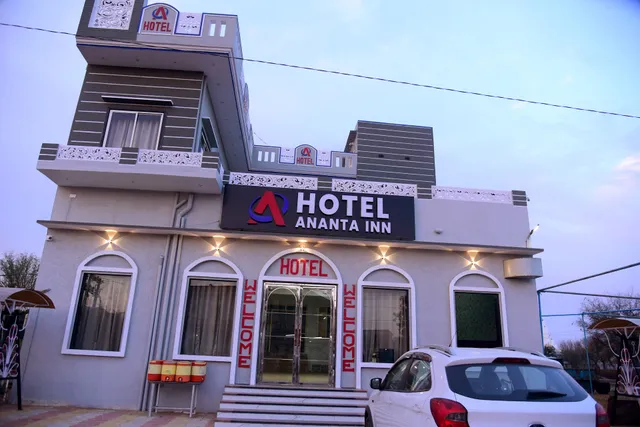 Hotel Ananta Inn