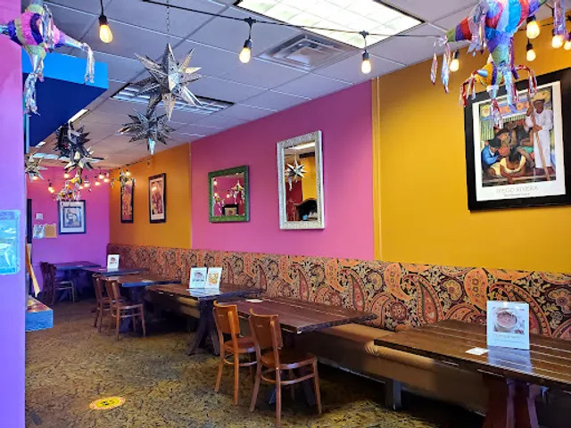 Las Gorditas/Los Pinguinos