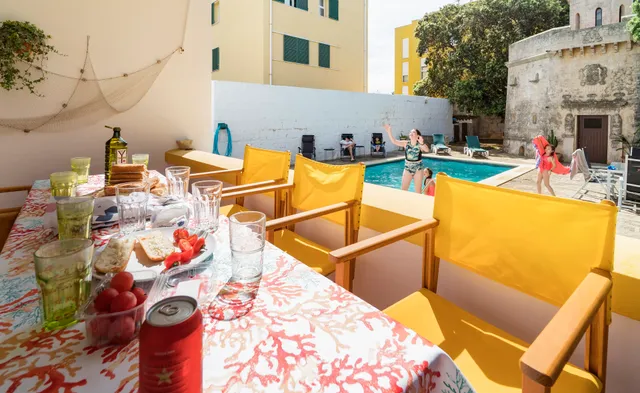 Posidonia Surf and Stay