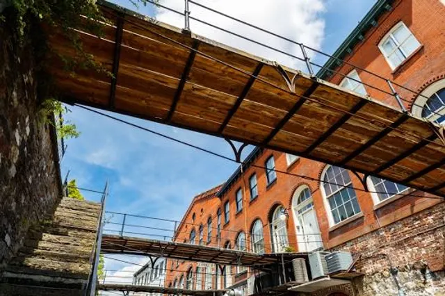 Rousakis Riverfront Plaza