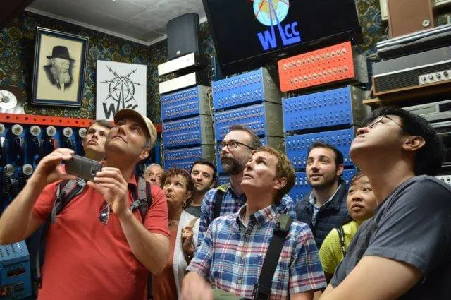 Jewish Tours Inc. Jewish Local Walking Tours in Chassidic Hasidic communities in Brooklyn NY NYC Crown Heights Williamsburg