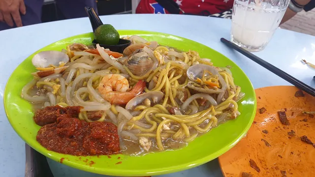 Penang Fried Kuey Teow • 槟城炒粿条