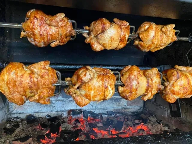 Pollo a las brasas "Las comadres"
