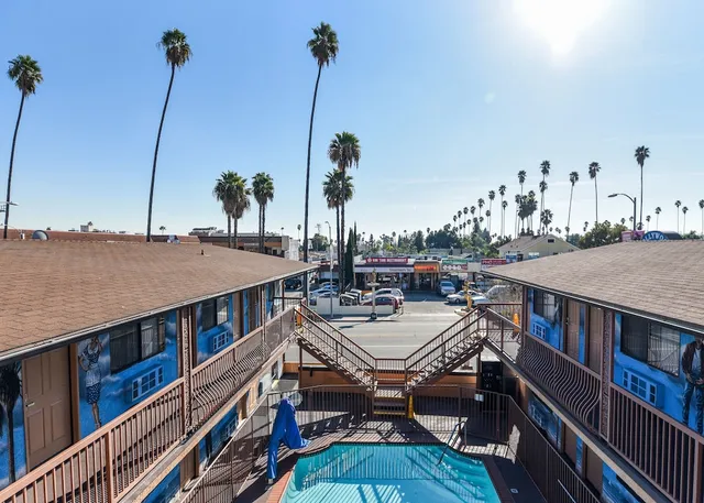 Hollywood Inn Express North