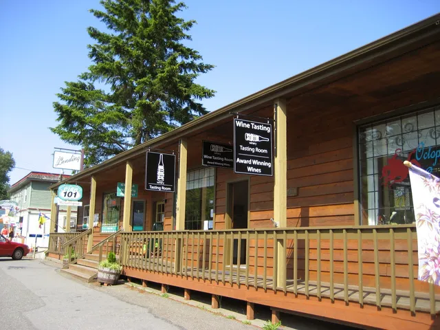 Stottle Winery Tasting Room - Hoodsport