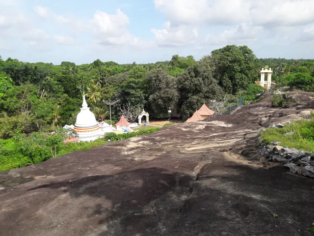 Ganekanda Purana Rajamaha Viharaya Aluthepola