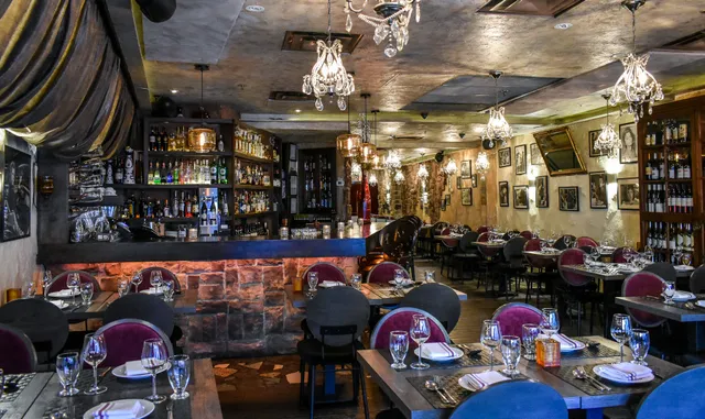 La Vecchia Restaurant Uptown