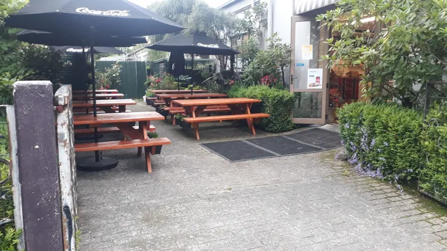 Saints Cafe, Restaurant & Bar