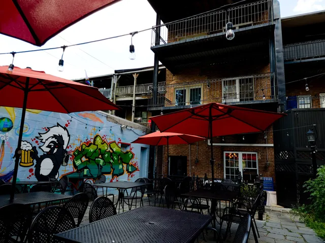 Schatzi's Pub and Bier Garden