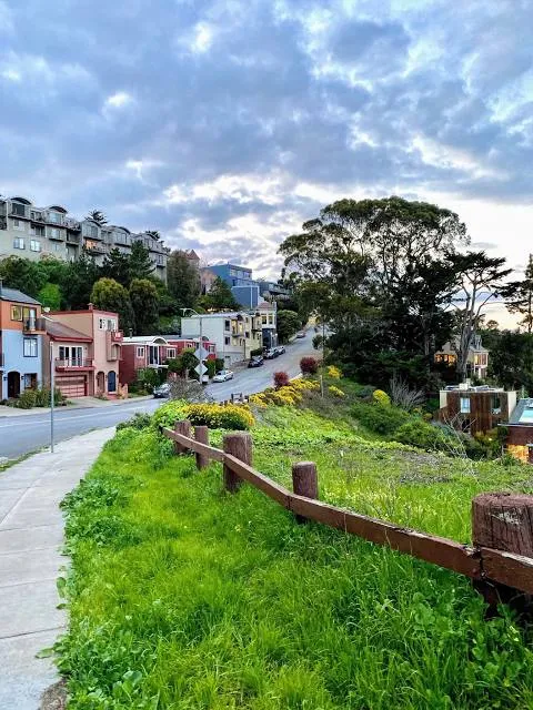 Hilltop Park (Sundial park)