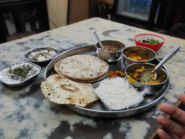 Guru Vaishnav Bhojanalaya