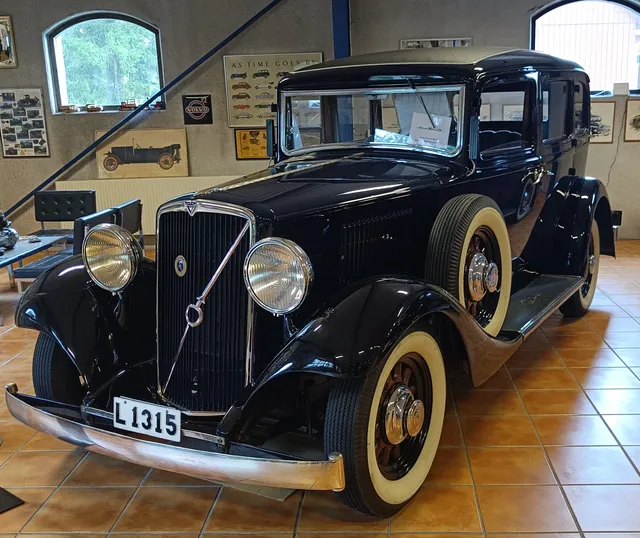 Jännaholm Car Museum