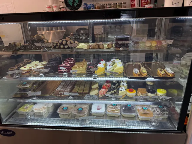 Mrs. Dessert & Kumpir محل حلويات عربي