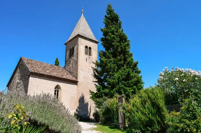 St. James's Church, Kastelaz