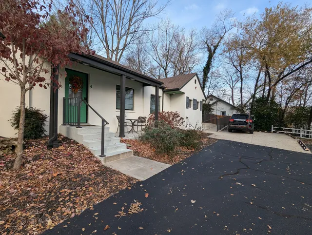 Huff House & Cottages