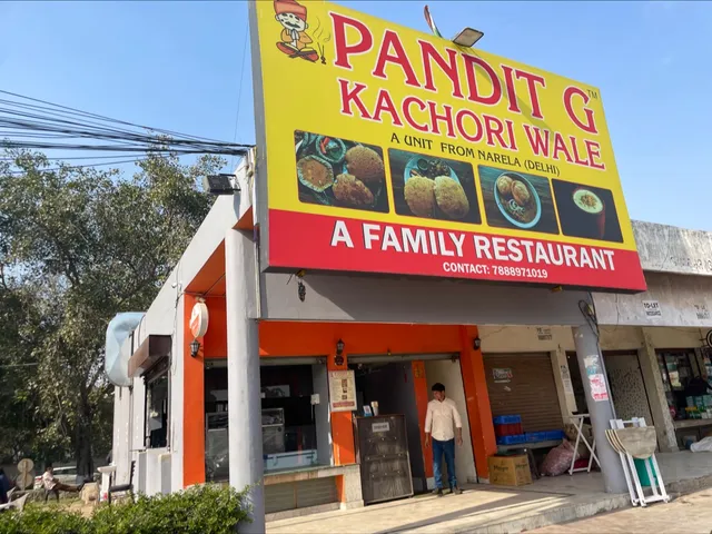 Pandit G Kachori Wale