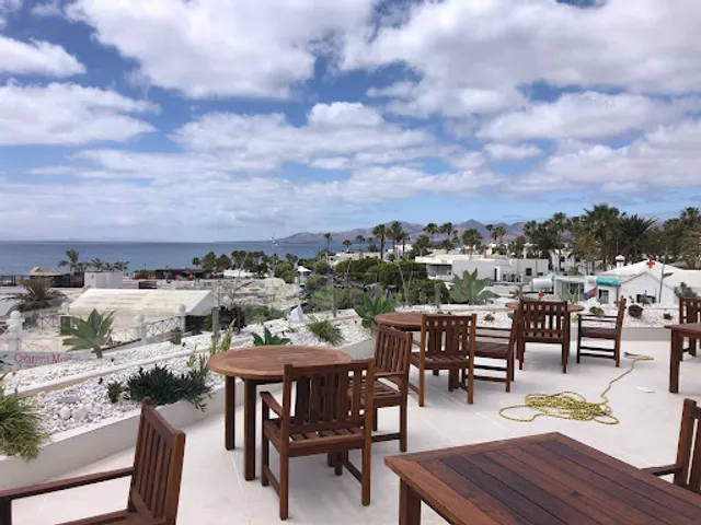 Serenity Restaurant Chill Out and Jacuzzi Bar