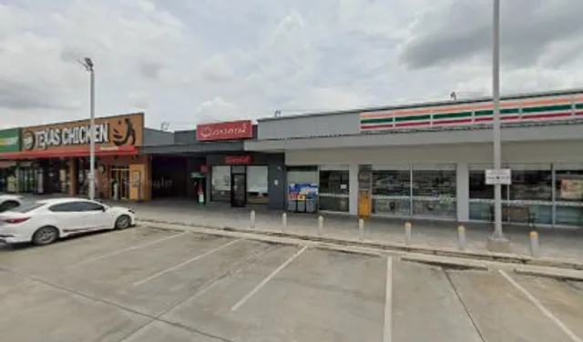 วราภรณ์ ซาลาเปา ปตท.ถนนเลียบคลองสอง