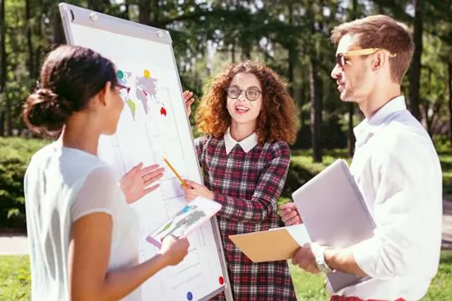 テツガクタイケンムラムガエンメイソウカイロウ
