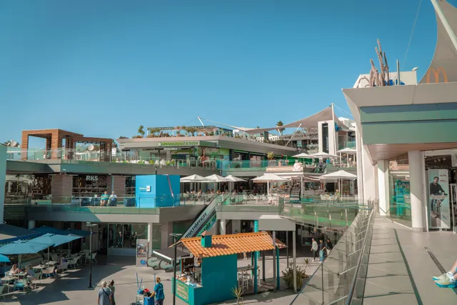 Biosfera Plaza Shopping Centre