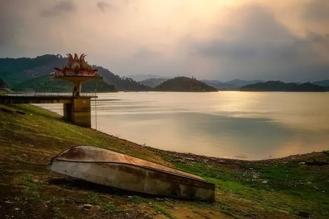 Ghenh Che Lake