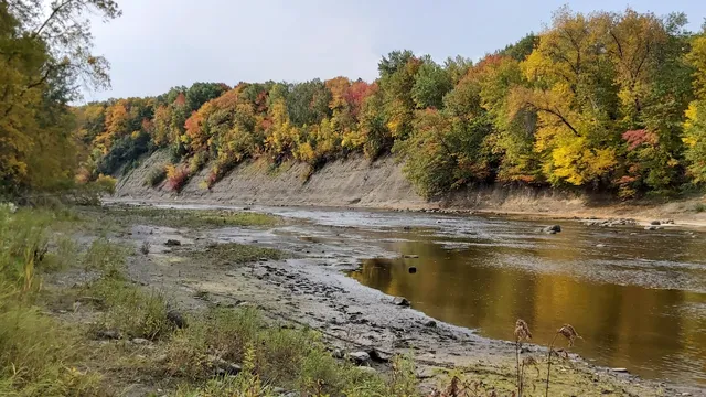 Sentier de la rivière du Chêne - secteur de l'Embouchure