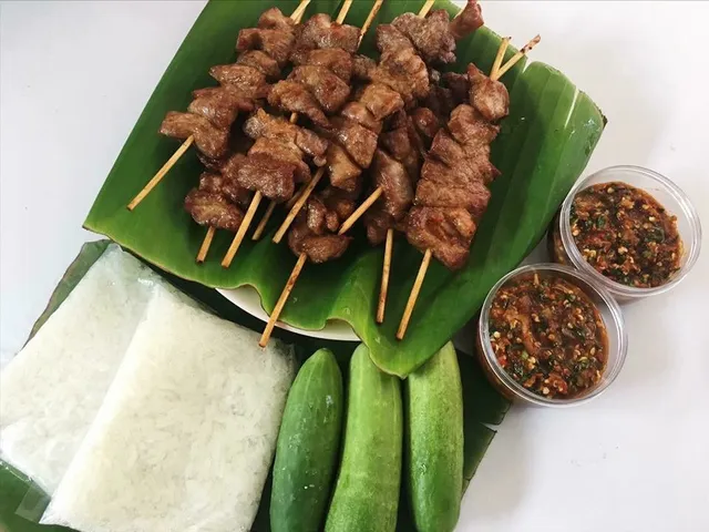 หมูทอดปลาร้า ข้างวัดคลองเปล