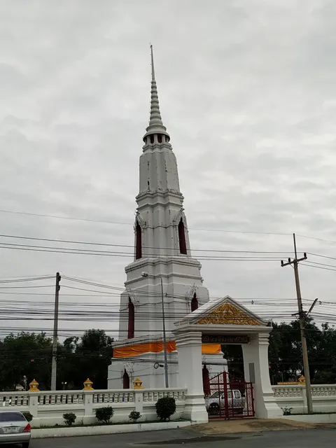 Chedi Luang Po Saeng Wat Mani Chonkhan