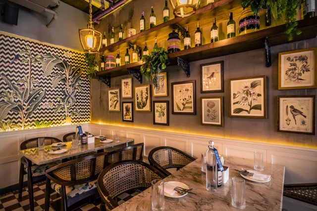 Gola Sizzlers, Khan Market