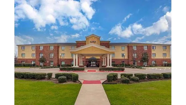 Comfort Suites Ennis