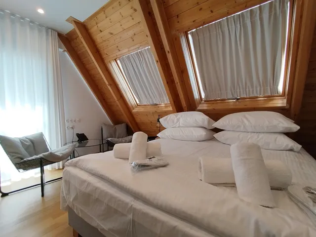 Marelia Urban - Μαρέλια Urban