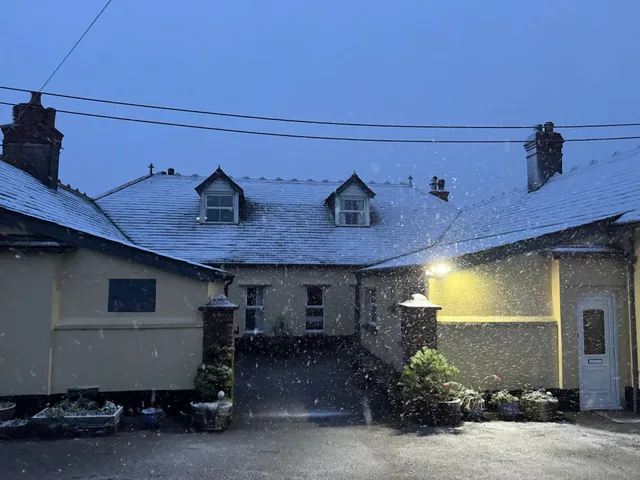 Thurlibeer House and Cottage