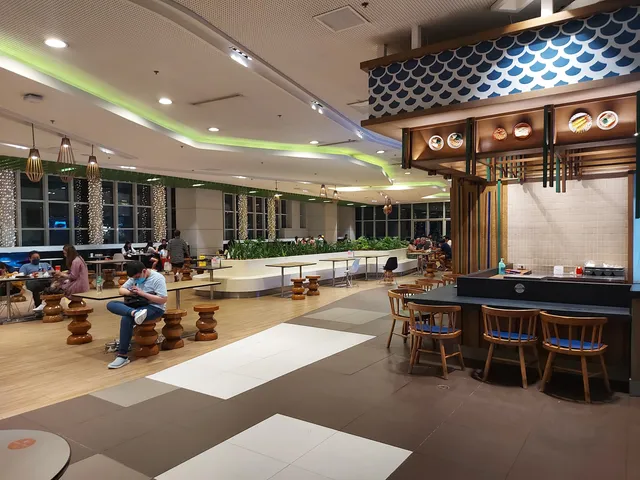 SM Aura Food On Four