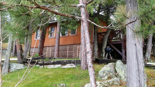 Pine Point Lodge