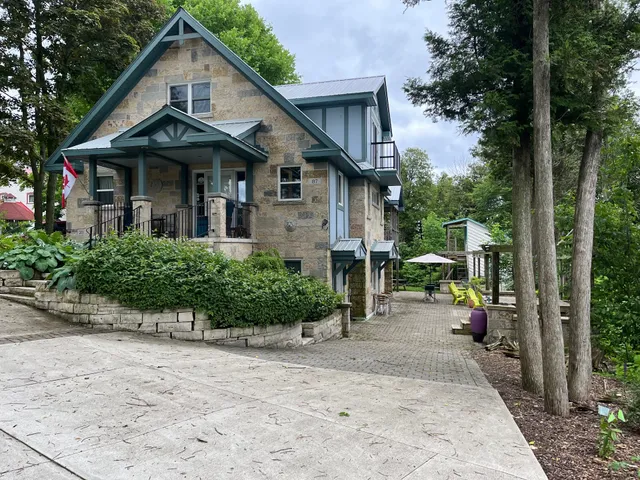 Lionheart Guest House and B&B