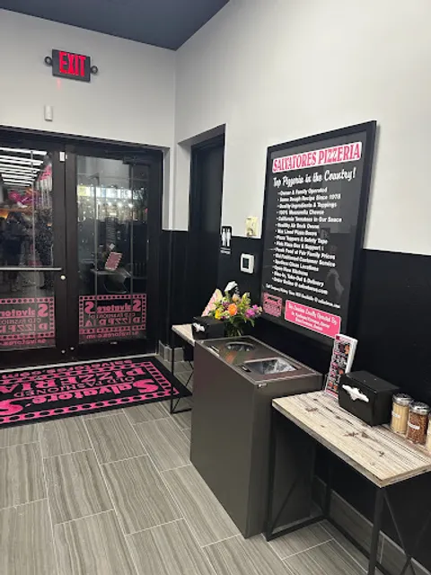 Salvatore's Old Fashioned Pizzeria