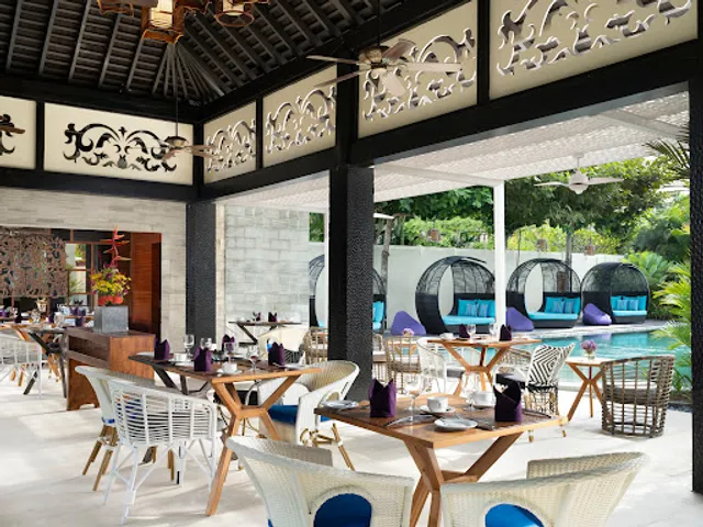 Groove Restaurant & Bar