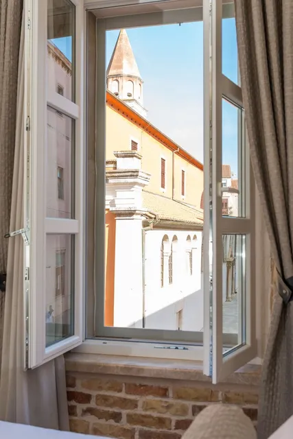 Zara Palace - design rooms, Zadar