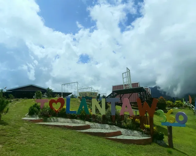 Lantaw 360 Camp and Cafe