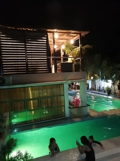 Familia Wooden Huts Beach Resort