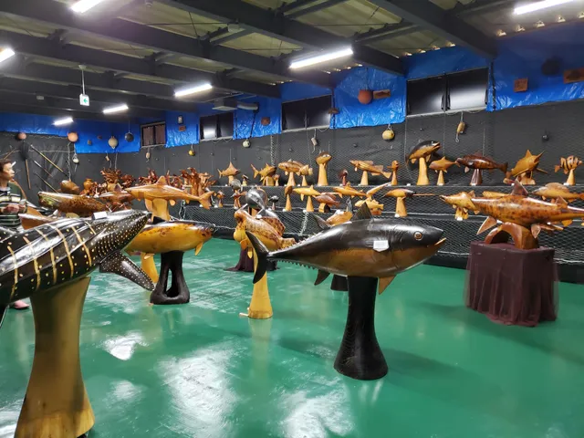 Sakana-no-banya (sealife woodwork art museum)